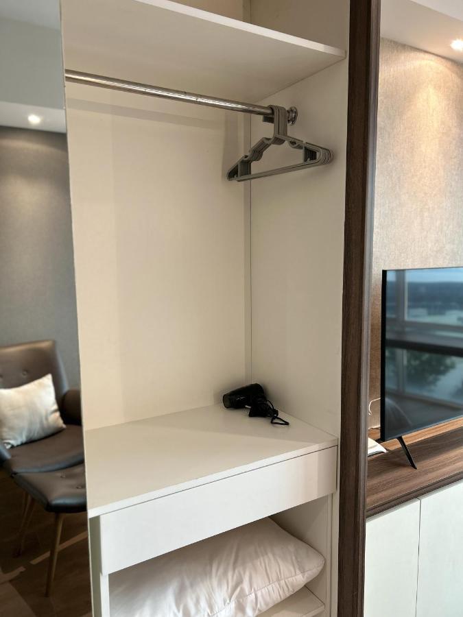 U Residence 2 Studio Apartment Pool View Tangerang Esterno foto