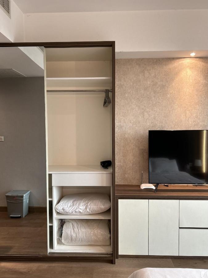 U Residence 2 Studio Apartment Pool View Tangerang Esterno foto