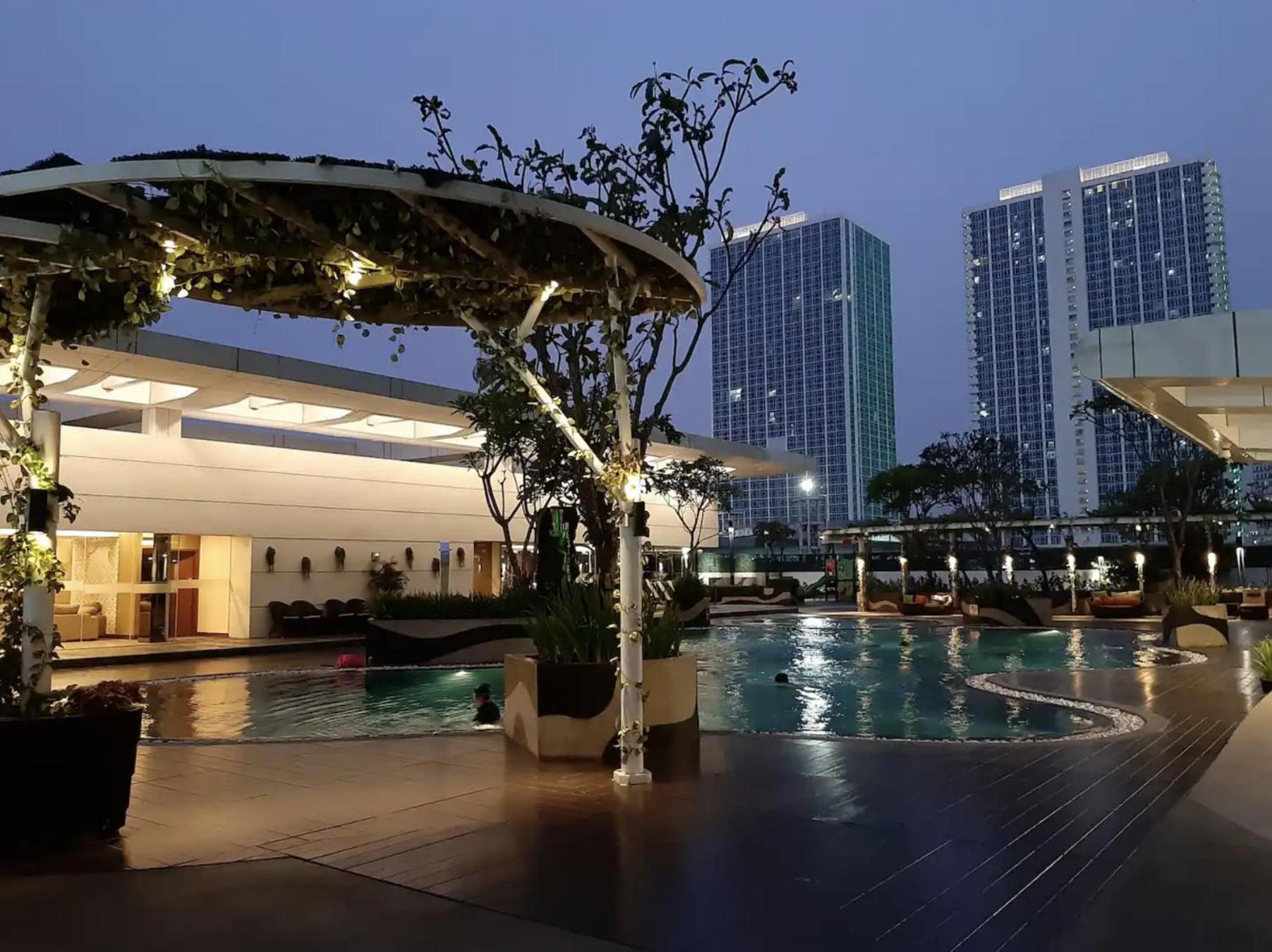 U Residence 2 Studio Apartment Pool View Tangerang Esterno foto